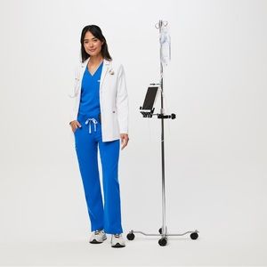 Figs short white coat